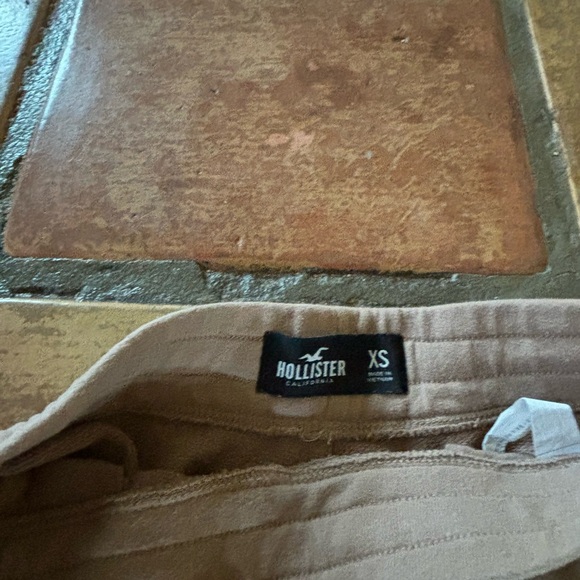 tan hollister sweat shorts - Picture 4 of 4